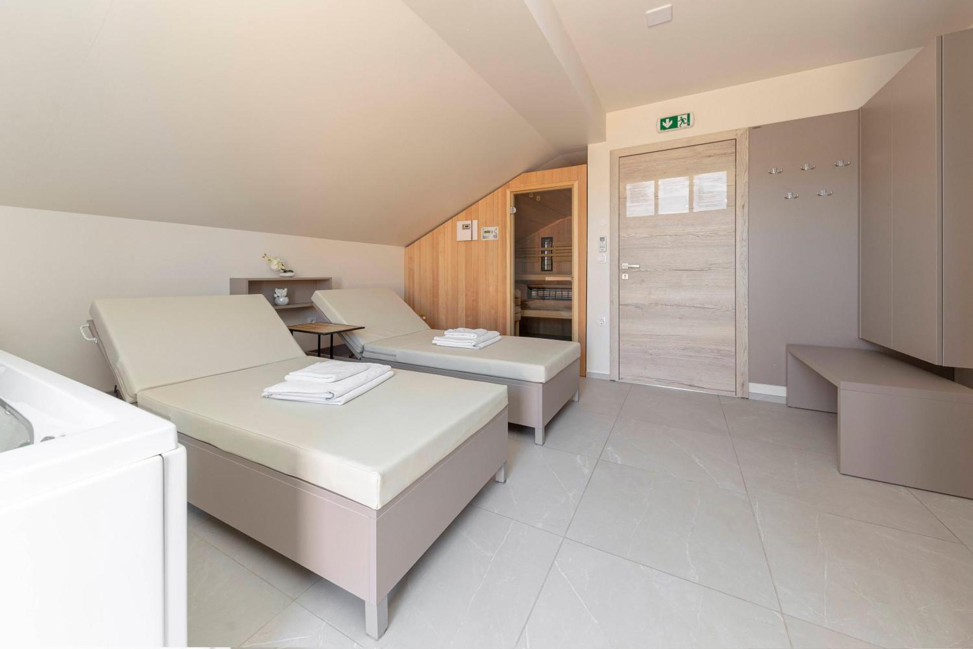 Rooms S Center Словенске-Конице Экстерьер фото