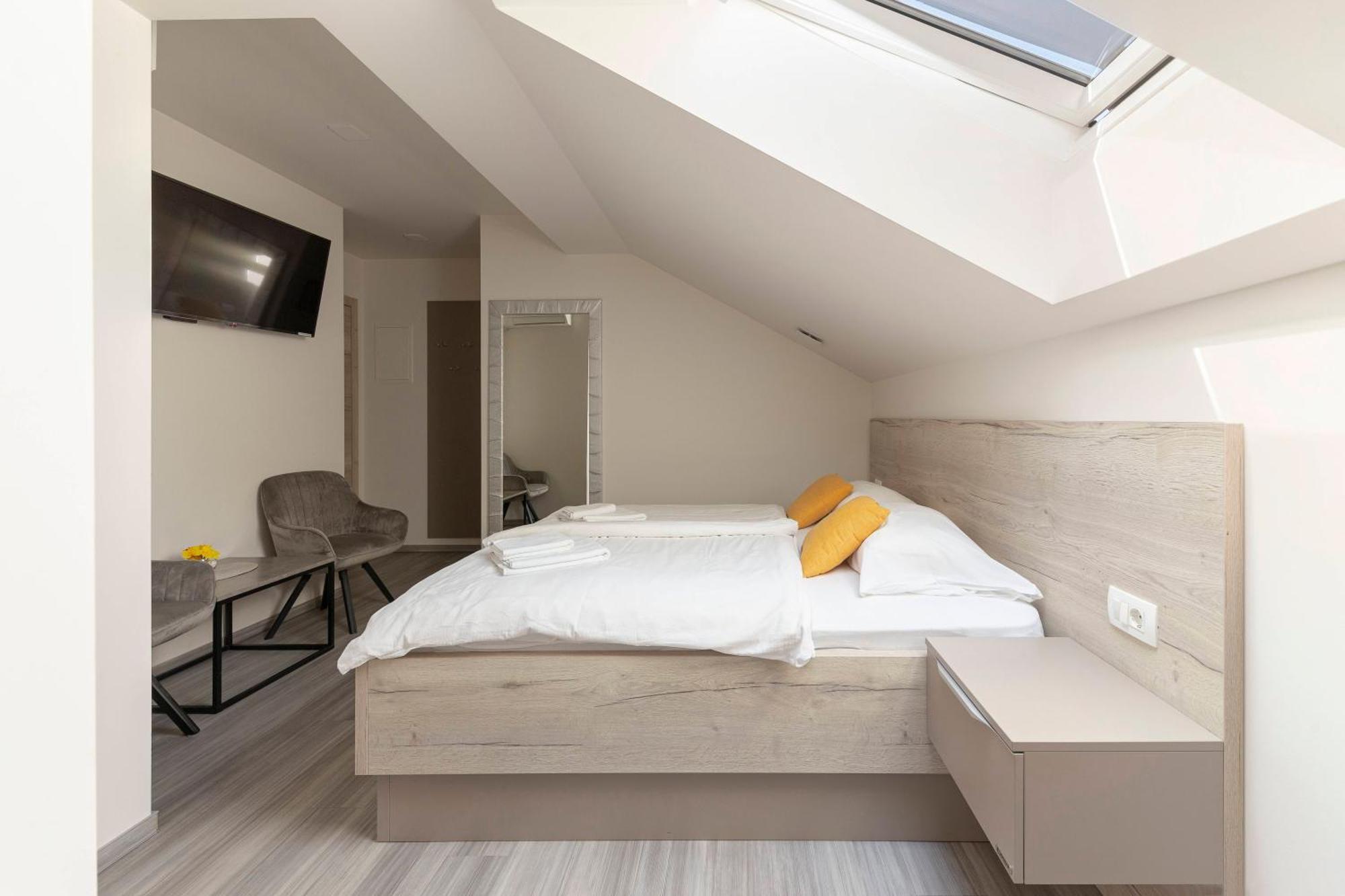 Rooms S Center Словенске-Конице Экстерьер фото